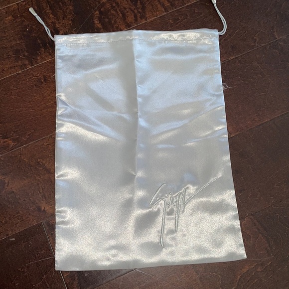 Giuseppe zanotti shoe dustbag - Picture 1 of 4